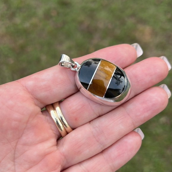 Vintage Sterling Silver Black Onyx & Tigers Eye Inlay Alicia Pendant - Picture 3 of 15